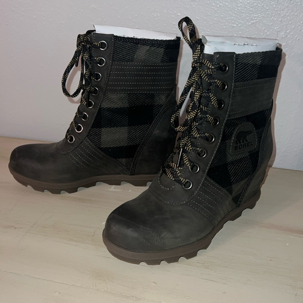 Sorel Women’s Lexie Wedge | Waterproof Boots |Size 7.5 | Alpine Tundra